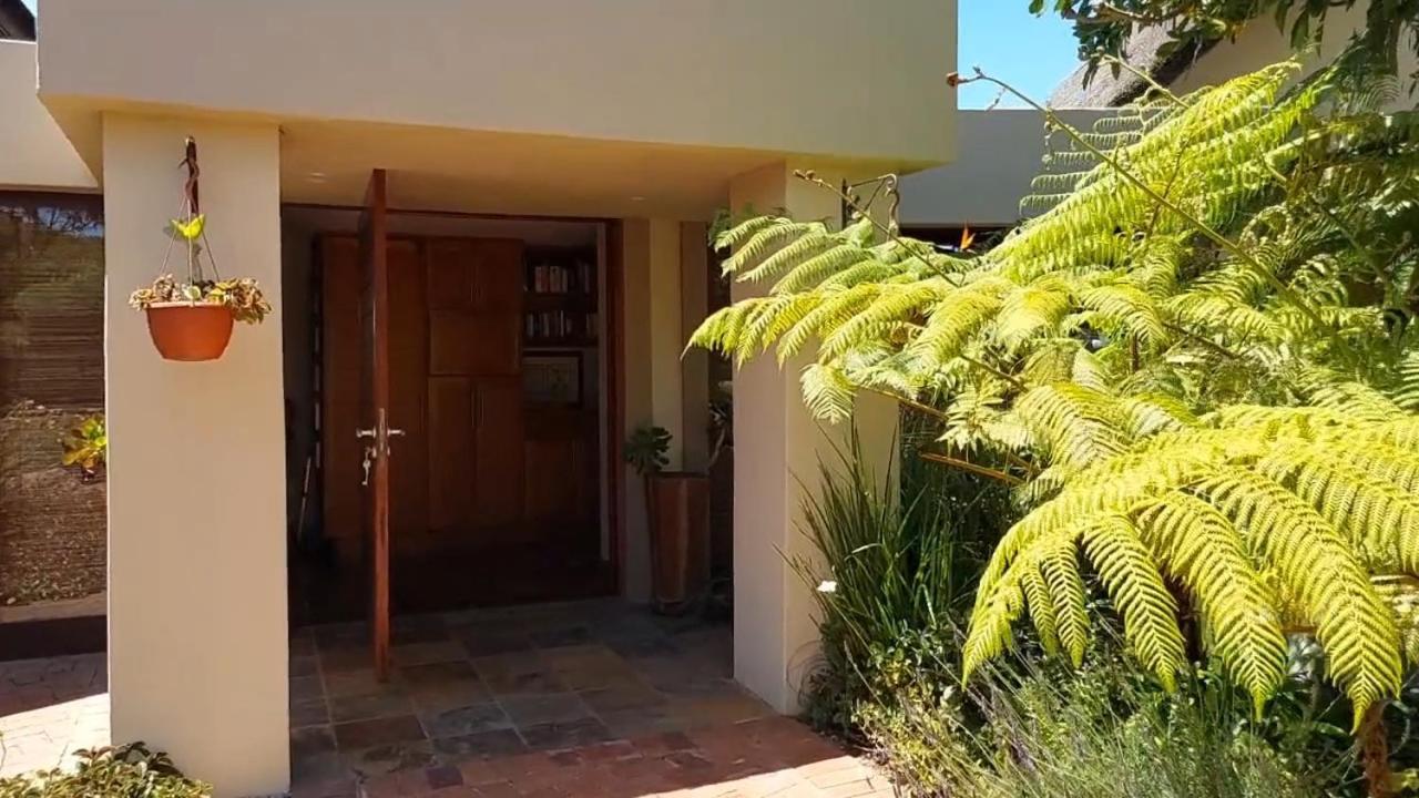 Paradise Cove Victoria Bay Extérieur photo